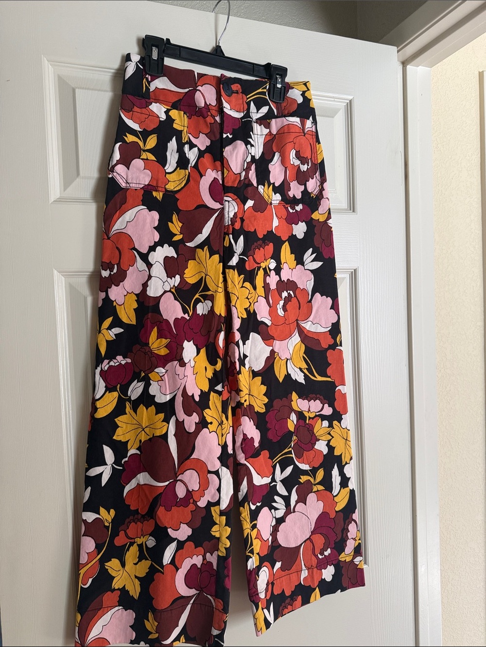 Maeve Floral Wide-Leg Cropped Pants in Black with Pink, Red & Yellow